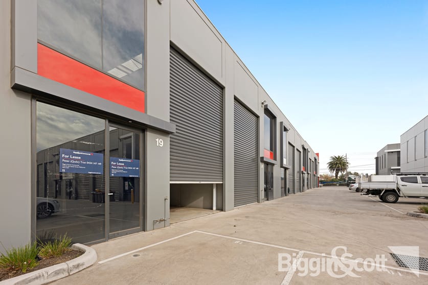 Click to view all images 19/1 Millers Road Brooklyn VIC 3012 - Image 1