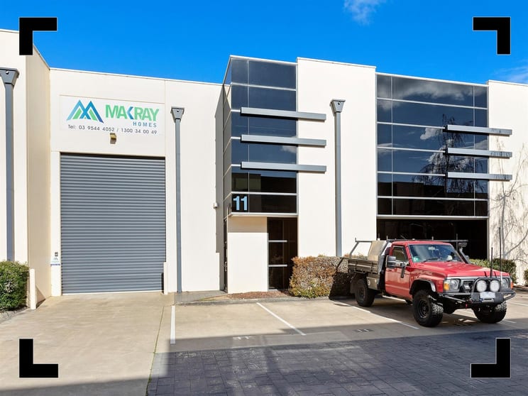 Click to view all images 11/21 Howleys Road Notting Hill VIC 3168 - Image 1