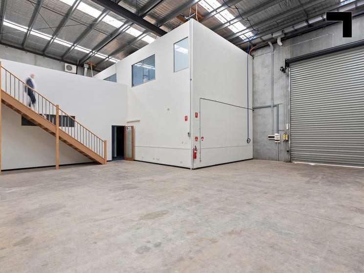Click to view all images 11/21 Howleys Road Notting Hill VIC 3168 - Image 2