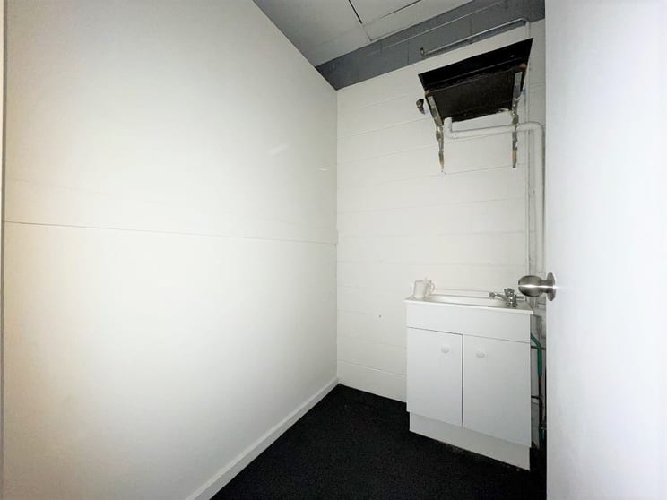 Click to view all images 3A/263 Queen Street Campbelltown NSW 2560 - Image 2