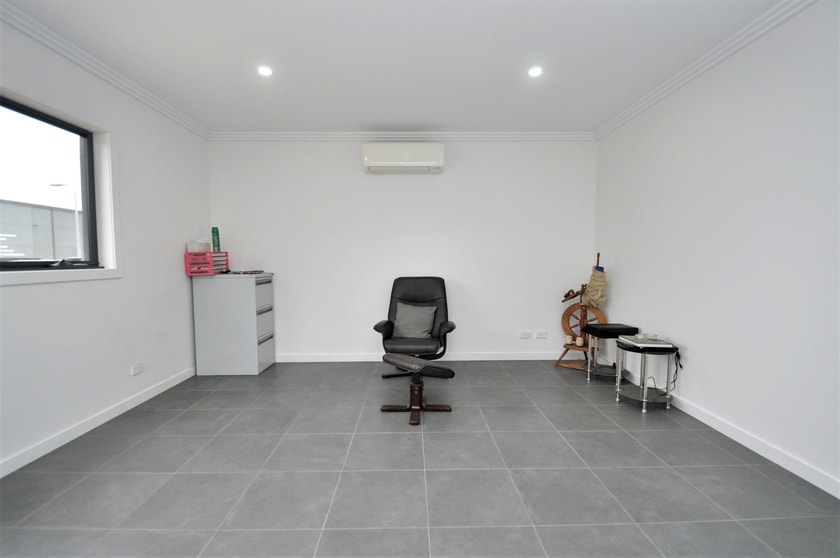 Click to view all images 16 Roanaok Court East Bendigo VIC 3550 - Image 3