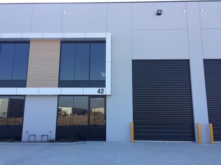 Click to view all images 42 Mediterranean Circuit Keysborough VIC 3173 - Image 1