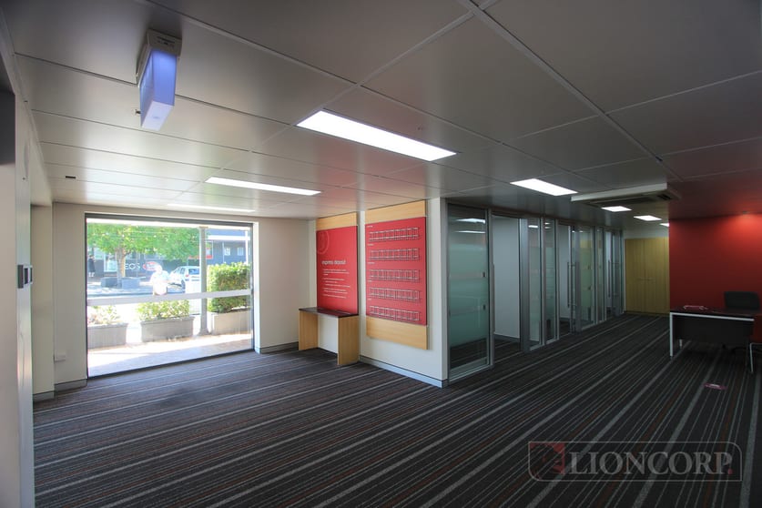 Click to view all images 71 Racecourse Road Hamilton QLD 4007 - Image 3