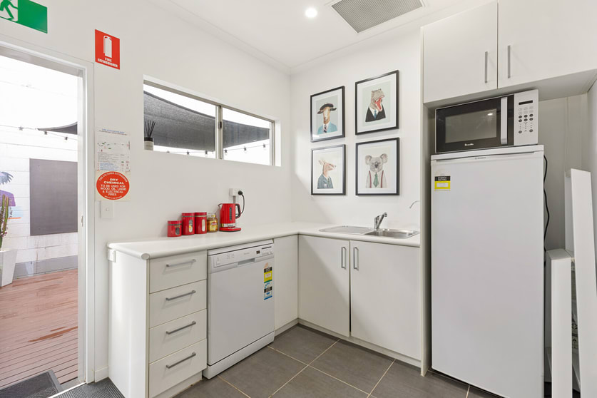 Click to view all images 4/ 16 Lanyana Way Noosa Heads QLD 4567 - Image 3