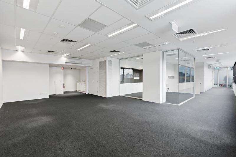 Click to view all images 9 Yarra Street South Yarra VIC 3141 - Image 2