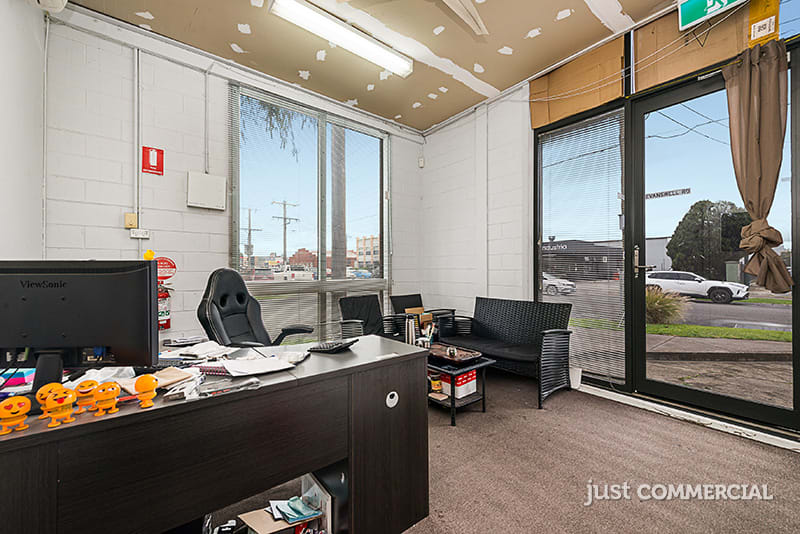 Click to view all images 1/96 Levanswell Road Moorabbin VIC 3189 - Image 2