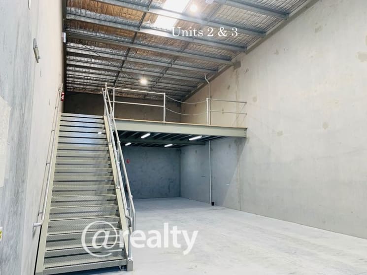 Click to view all images 2/1 Calabro Way Burleigh Heads QLD 4220 - Image 2