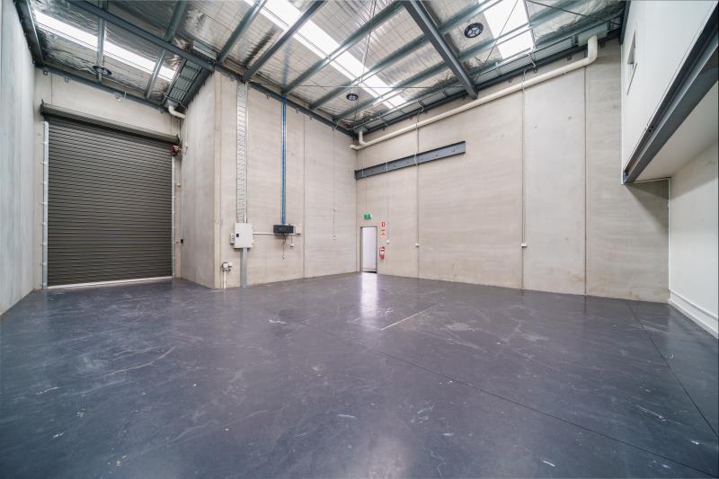 Click to view all images Unit 4/11-13 Milgate Drive Oakleigh South VIC 3167 - Image 2