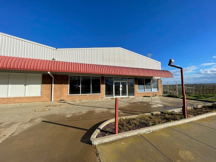 Click to view all images 445-447. Goulburn Valley Highway Shepparton North VIC 3631 - Image 2