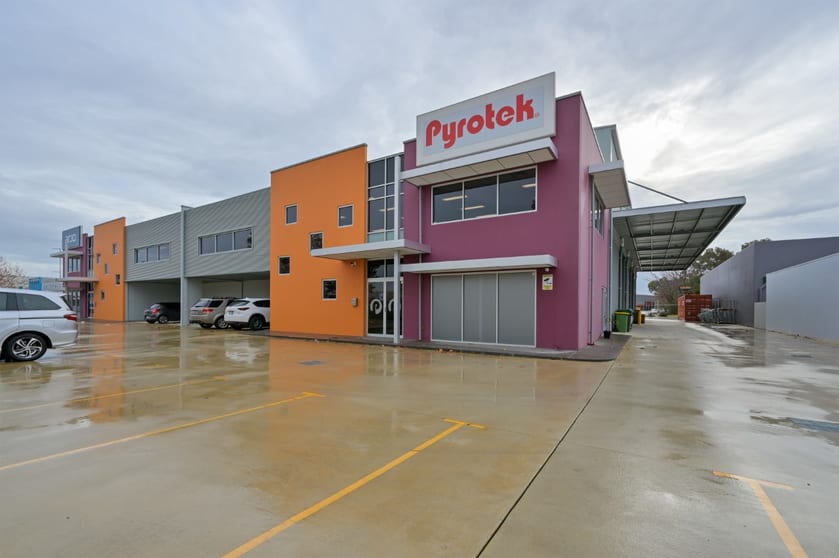 Click to view all images 461A Nicholson Road Canning Vale WA 6155 - Image 2