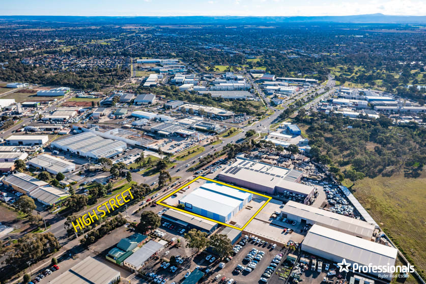 Click to view all images 1E/102 High Street Melton VIC 3337 - Image 3