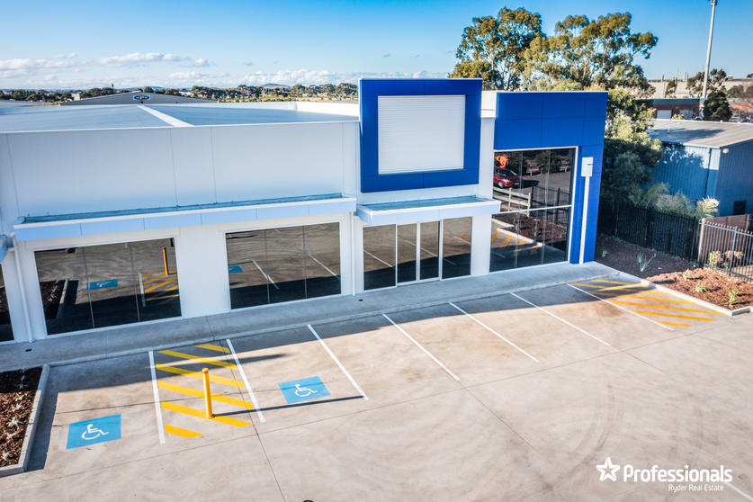Click to view all images 1E/102 High Street Melton VIC 3337 - Image 1