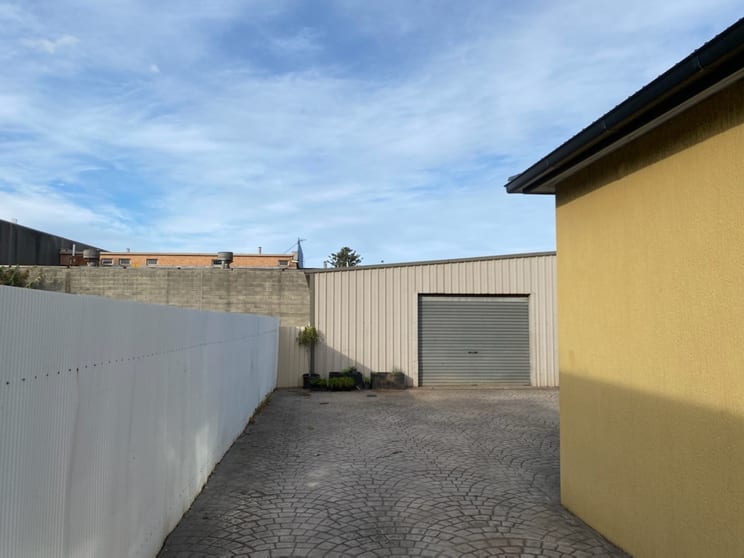 Click to view all images 61 Kenny Street Wollongong NSW 2500 - Image 2