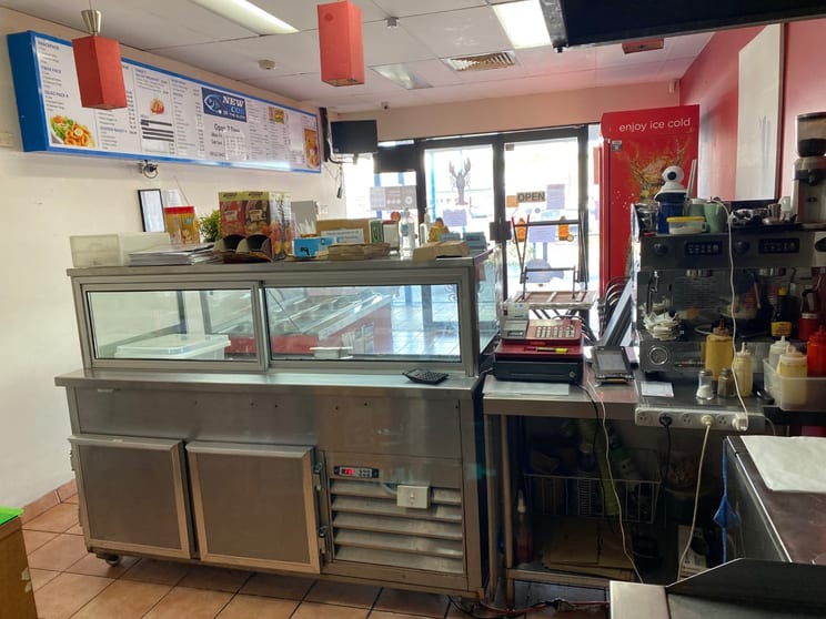 Click to view all images Shop 2A/261 Loganlea Rd Meadowbrook QLD 4131 - Image 2