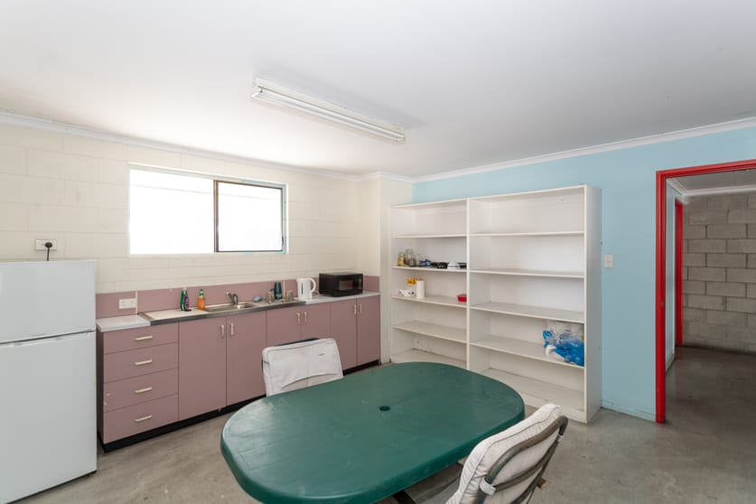 Click to view all images Unit 2/2 Jeffcoat Street West Mackay QLD 4740 - Image 3