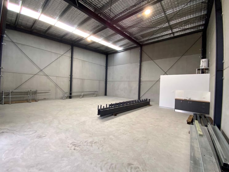 Click to view all images 6 Coal Wash Drive Mayfield NSW 2304 - Image 3