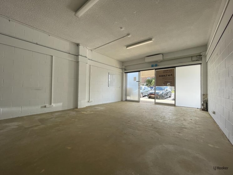 Click to view all images 7/2 Eighth Avenue Palm Beach QLD 4221 - Image 1