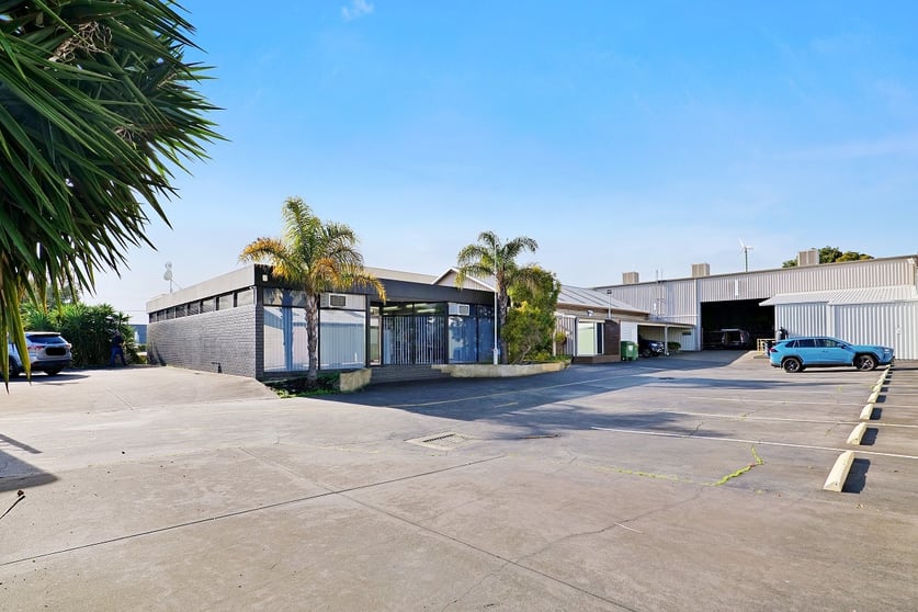 Click to view all images 154-156 Francisco Belmont WA 6104 - Image 1