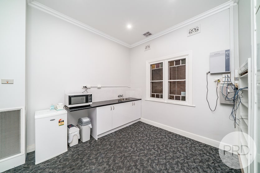 Click to view all images 57 Peter Street Wagga Wagga NSW 2650 - Image 3