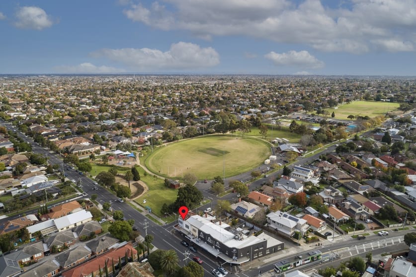 Click to view all images Carnegie VIC 3163 - Image 3