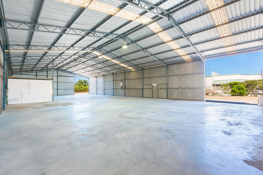 Click to view all images 6 McDonald Crescent Bassendean WA 6054 - Image 3