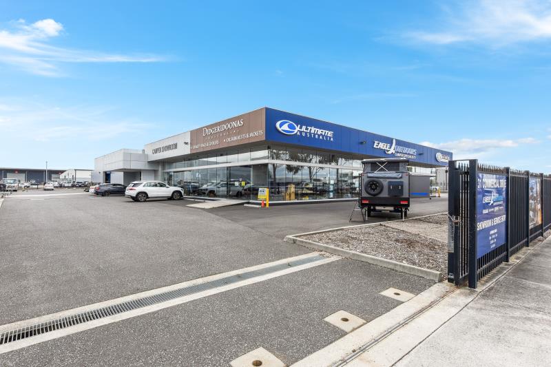 Click to view all images 31 Commercial Drive Pakenham VIC 3810 - Image 1