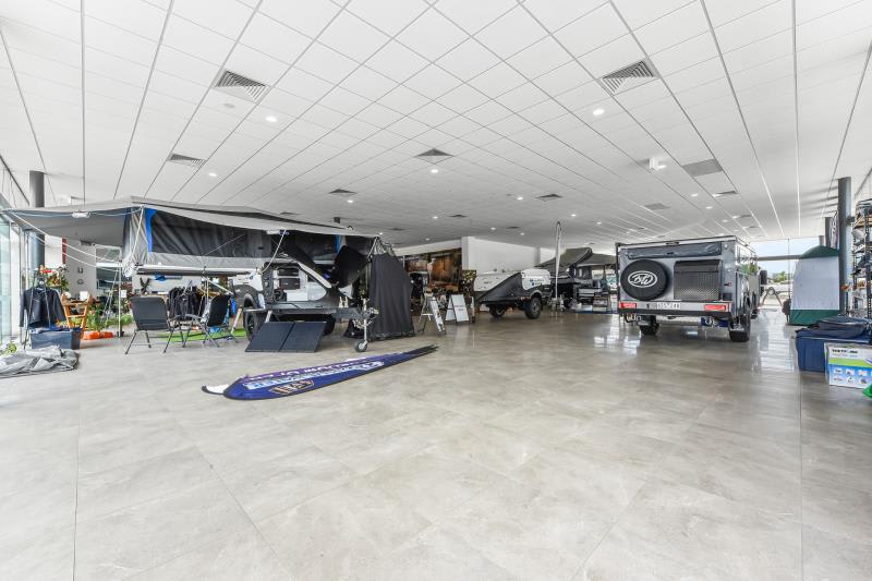 Click to view all images 31 Commercial Drive Pakenham VIC 3810 - Image 2