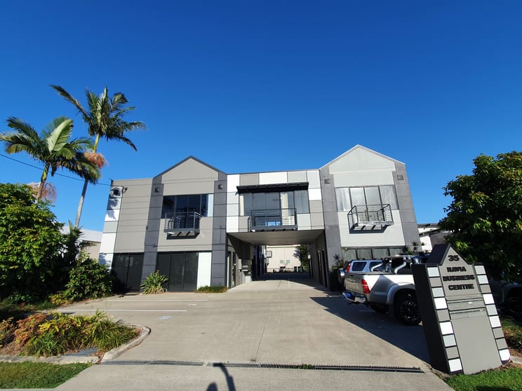 Click to view all images Currumbin QLD 4223 - Image 1