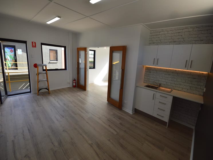 Click to view all images Currumbin Waters QLD 4223 - Image 2