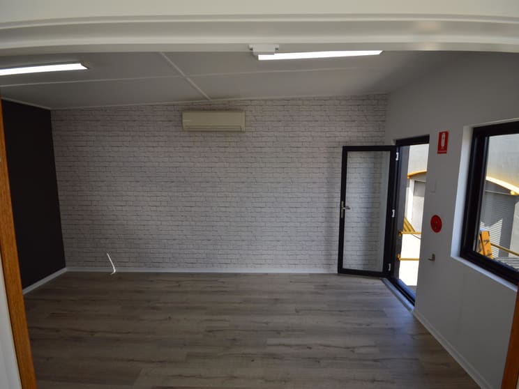 Click to view all images Currumbin Waters QLD 4223 - Image 3