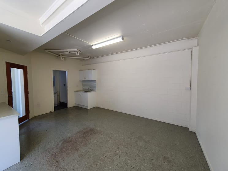 Click to view all images Currumbin Waters QLD 4223 - Image 3