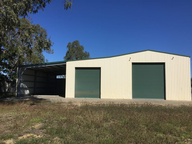 Click to view all images 29 Macquarie Street Gracemere QLD 4702 - Image 2