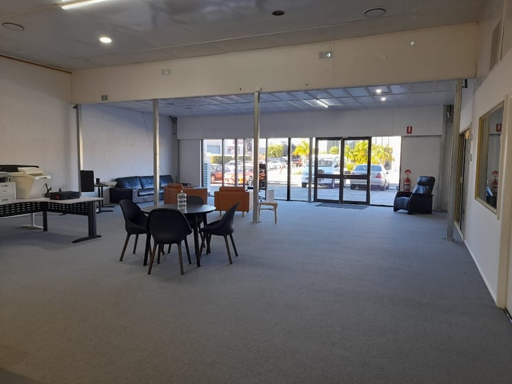 Click to view all images 27/12-20 Lawrence Drive Nerang QLD 4211 - Image 2