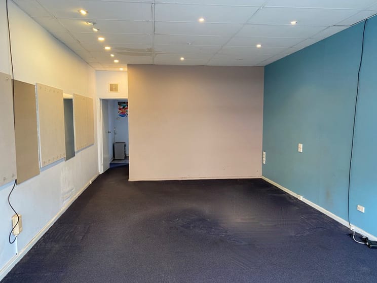 Click to view all images 1131 Glen Huntly Road Glen Huntly VIC 3163 - Image 2