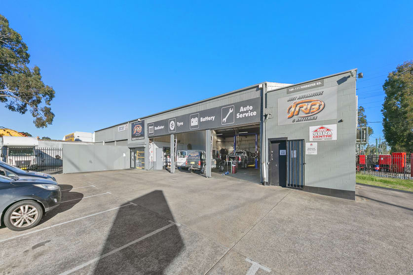 Click to view all images 111 Forrester Road North St Marys NSW 2760 - Image 3