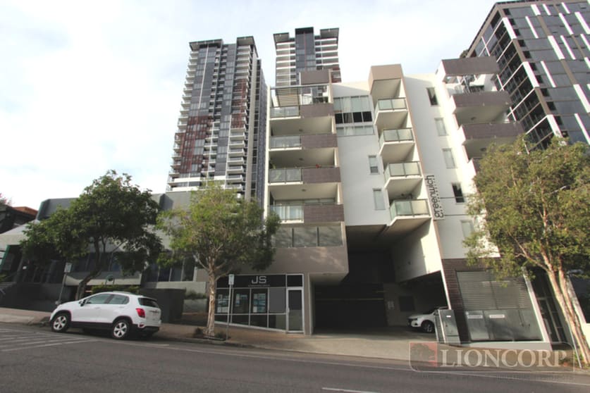 Click to view all images 101/14 Cordelia Street South Brisbane QLD 4101 - Image 3