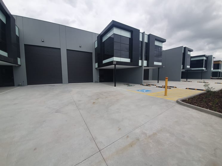 Click to view all images 2/27 Industrial Circuit Cranbourne West VIC 3977 - Image 1