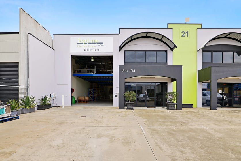 Click to view all images 1/21 Mordaunt Circuit Canning Vale WA 6155 - Image 2