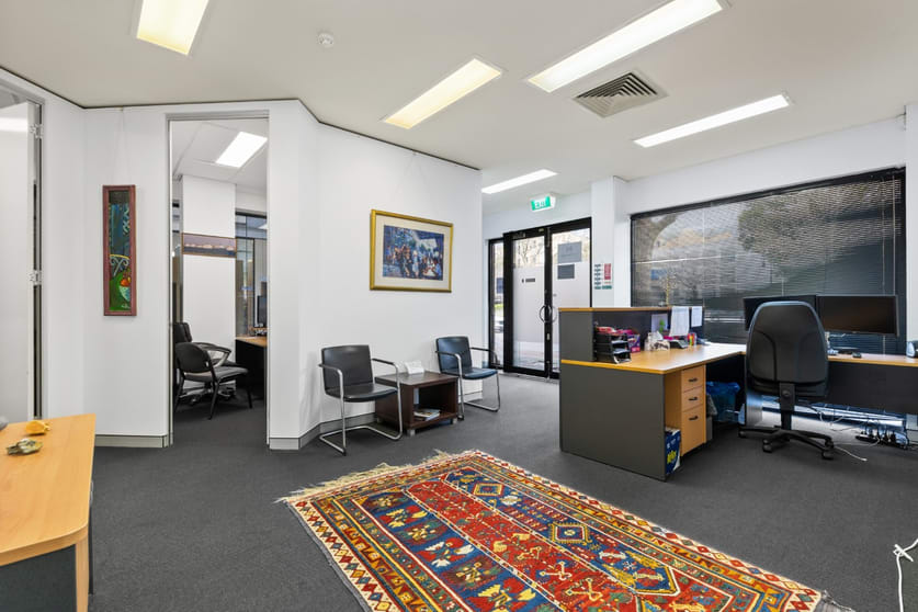 Click to view all images Suite 1/96 Royal Street East Perth WA 6004 - Image 3