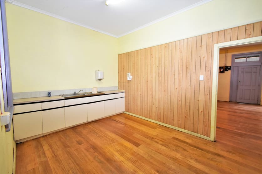 Click to view all images 32 Main Street Chiltern VIC 3683 - Image 3