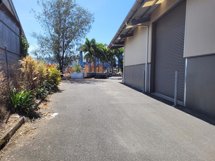 Click to view all images 3/5 Walters Street Portsmith QLD 4870 - Image 3