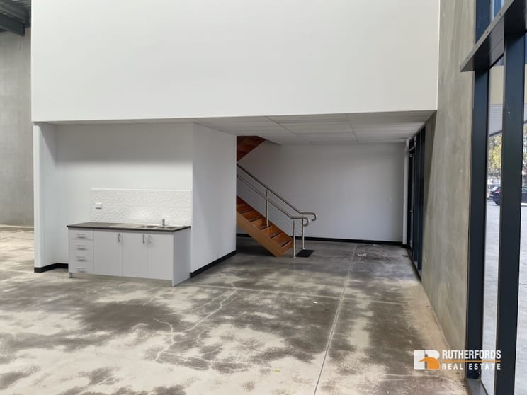 Click to view all images 10/5 Scanlon Drive Epping VIC 3076 - Image 3