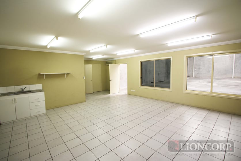 Click to view all images Underwood QLD 4119 - Image 2