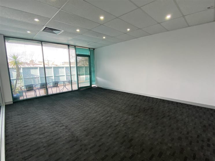 Click to view all images 2B/124 Forest road Hurstville NSW 2220 - Image 3