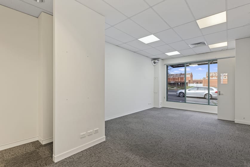 Click to view all images 97 Williamson Street Bendigo VIC 3550 - Image 3