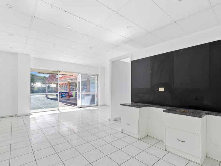 Click to view all images 2 Bruigom Street Norman Gardens QLD 4701 - Image 2
