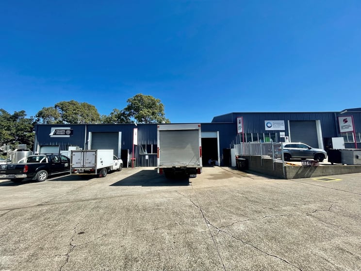 Click to view all images 4/58 Wecker Road Mansfield QLD 4122 - Image 2