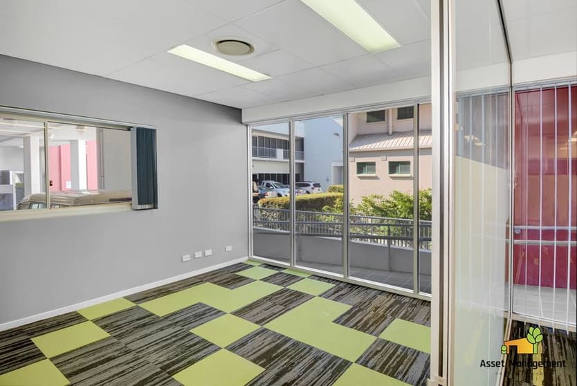 Click to view all images 6/79 West Burleigh Road Burleigh Heads QLD 4220 - Image 2