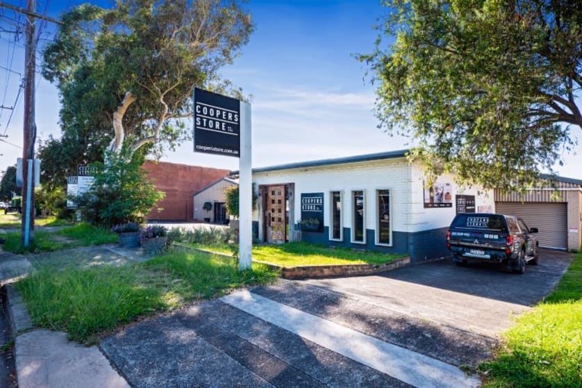 Click to view all images 86 Woodfield Boulevard Caringbah NSW 2229 - Image 3