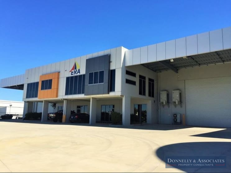 Click to view all images 2/90 Southlink Street Parkinson QLD 4115 - Image 1
